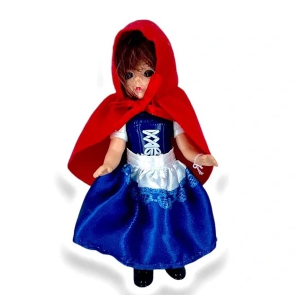 Madame Alexander mini Doll - Little Red Riding Hood - sleeping eyes - excellent - Picture 2 of 3
